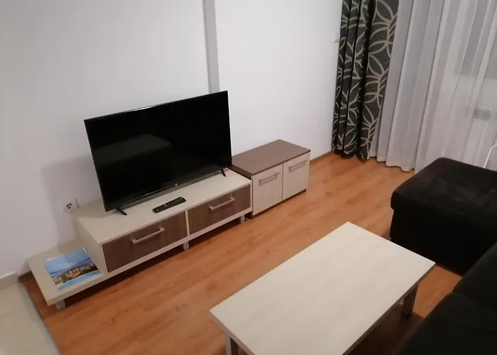 Private In Belvedere Club *